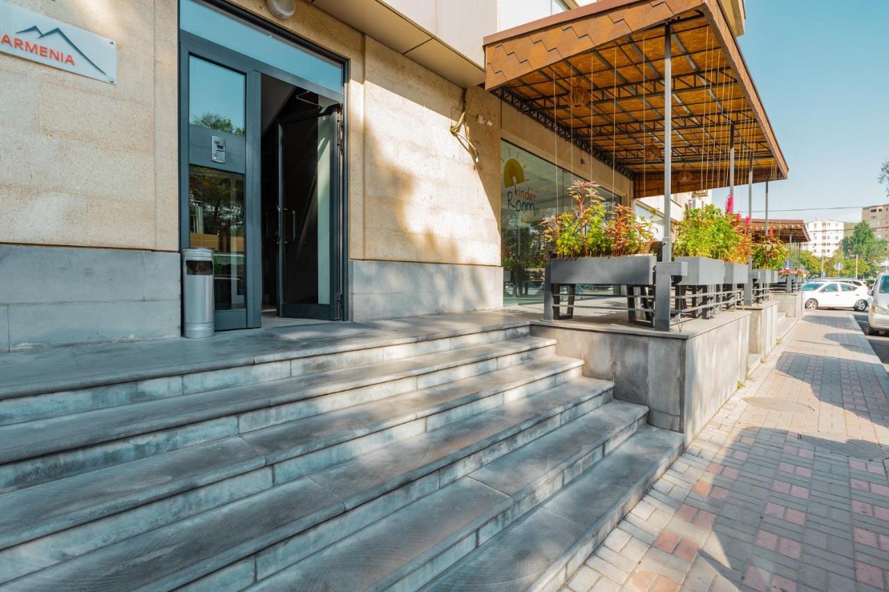 Stay Inn-Ararat View Apt Near Vernissage Γιερεβάν Εξωτερικό φωτογραφία